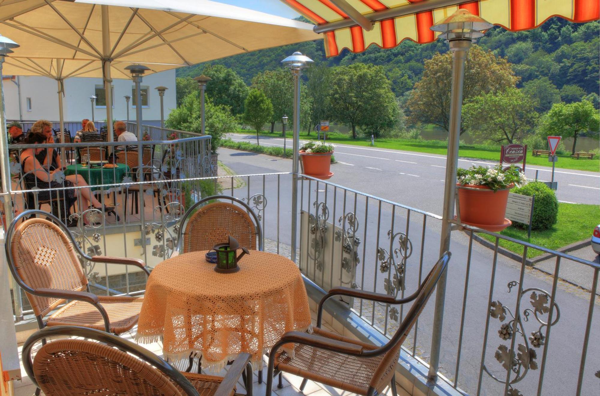 Hotel Moselterrasse Ediger-Eller Exterior foto
